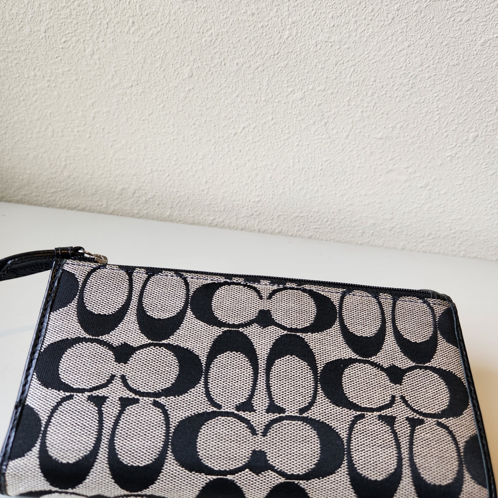 Coach Black and Cream Signature Wallet - Picture 3 of 9